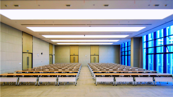 1611018627462483AXFf.jpg 大聚会室.jpg