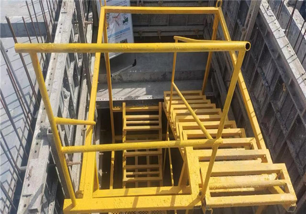 1687312161747319ZAah.jpg ¶¨ÐÍ»¯Â¥ÌÝ.jpg